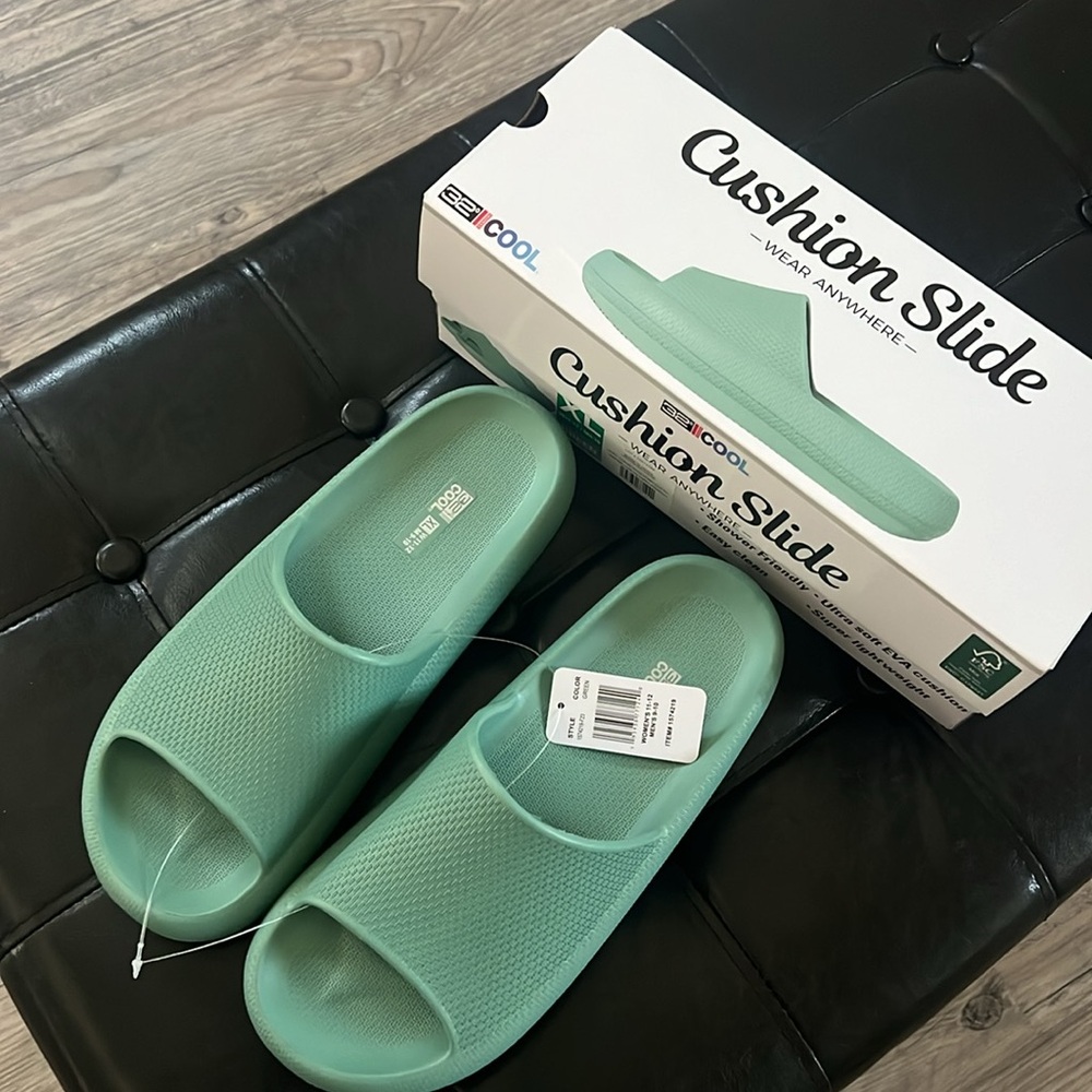 ‼️Brand New‼️Cushion Slide XL Green